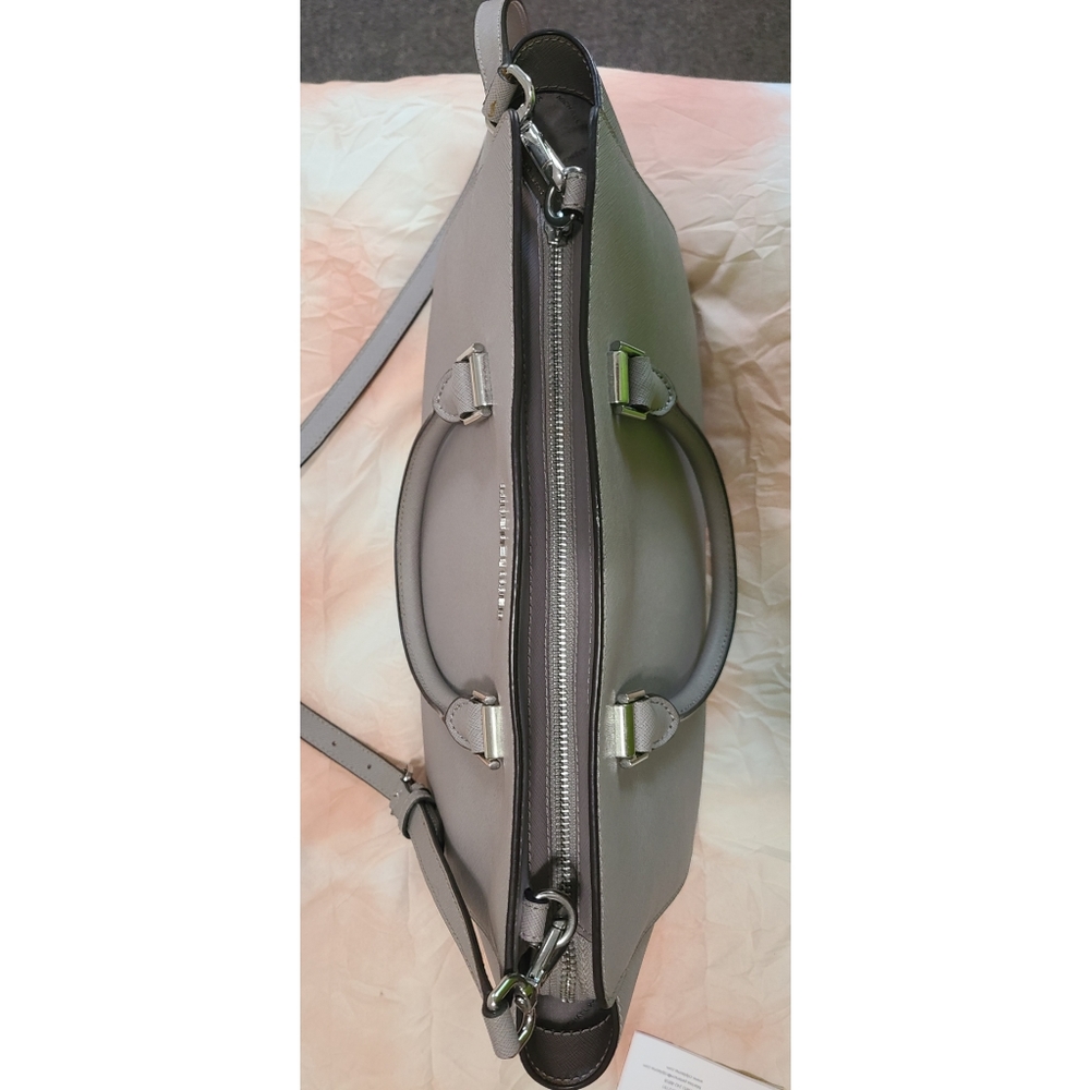 Michael Kors Hang Bag - Picture 3 of 8